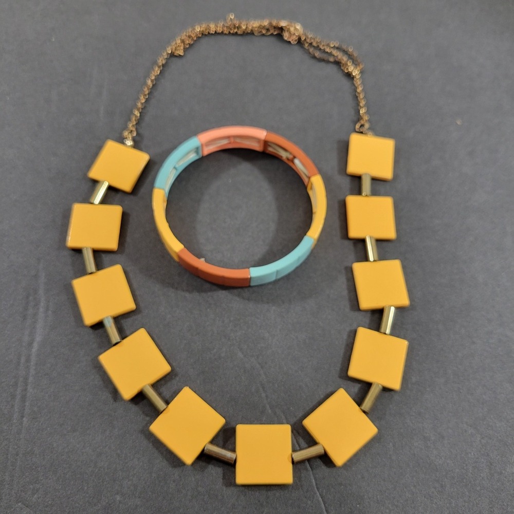 Papparazzi Hello Material Girl Necklace Material Movement Bracelet